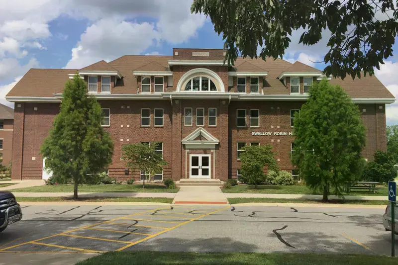 This co-ed residence hall houses women on two floors and men on one floor